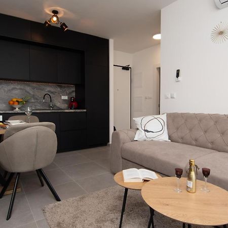 Studio Apartman Apollonia Синь Экстерьер фото