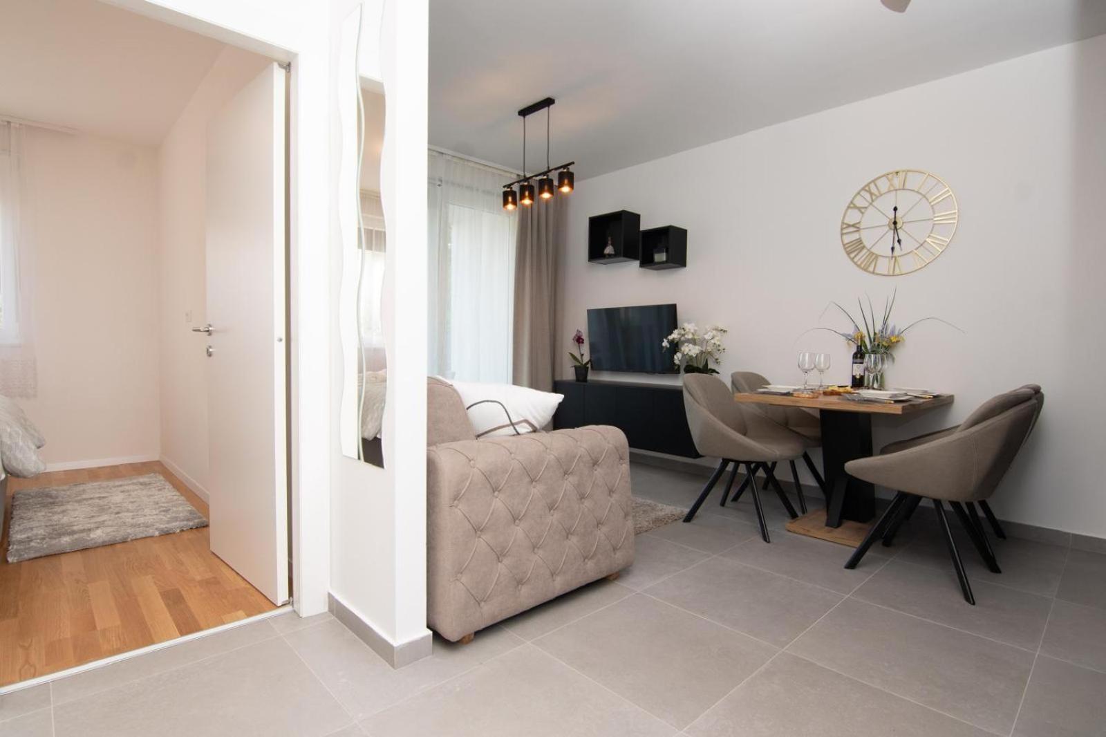 Studio Apartman Apollonia Синь Экстерьер фото