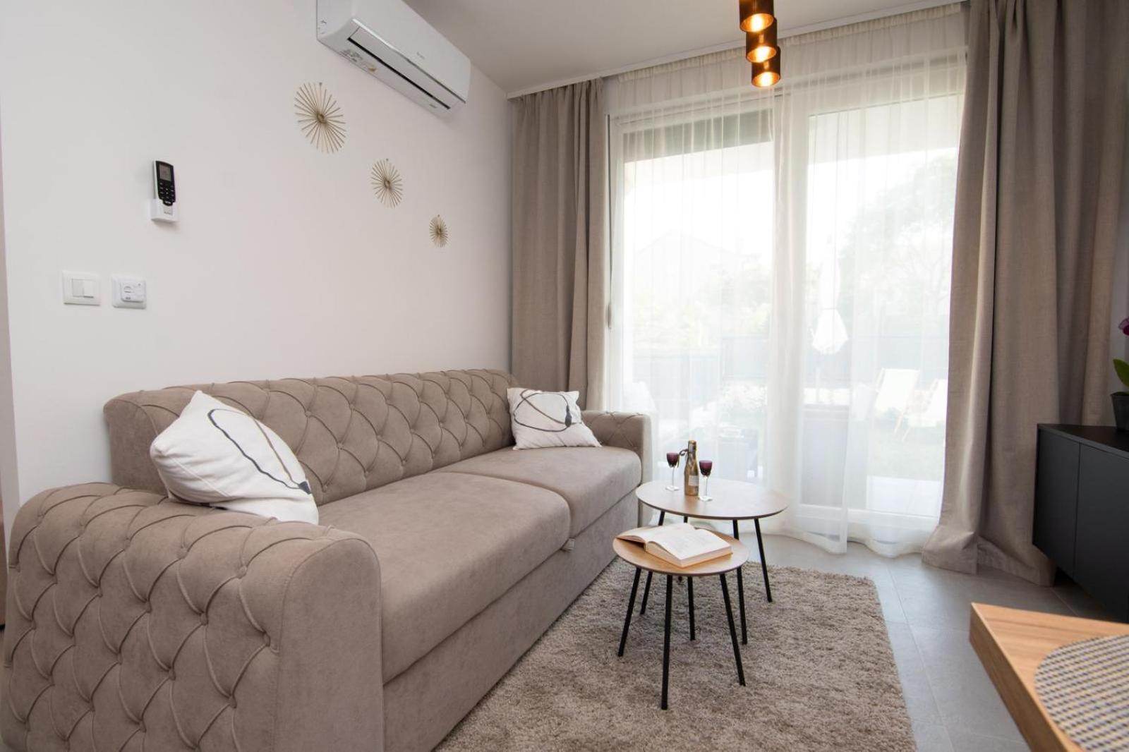 Studio Apartman Apollonia Синь Экстерьер фото