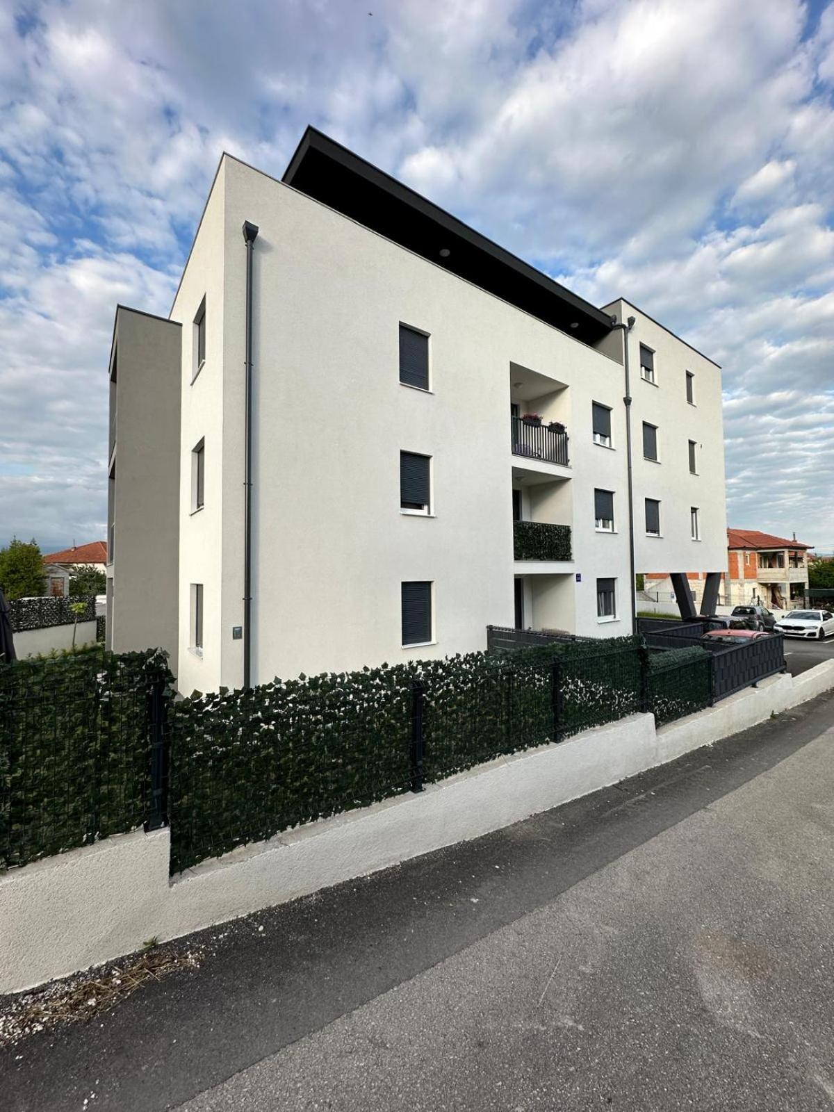 Studio Apartman Apollonia Синь Экстерьер фото